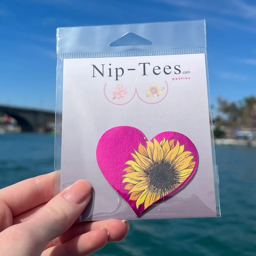 on-the-boat--pink-sunflower.webp